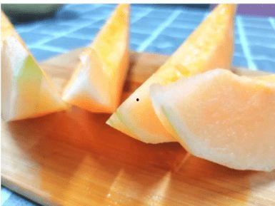 吃哈密瓜糖,甜蜜诱惑，健康美味新体验